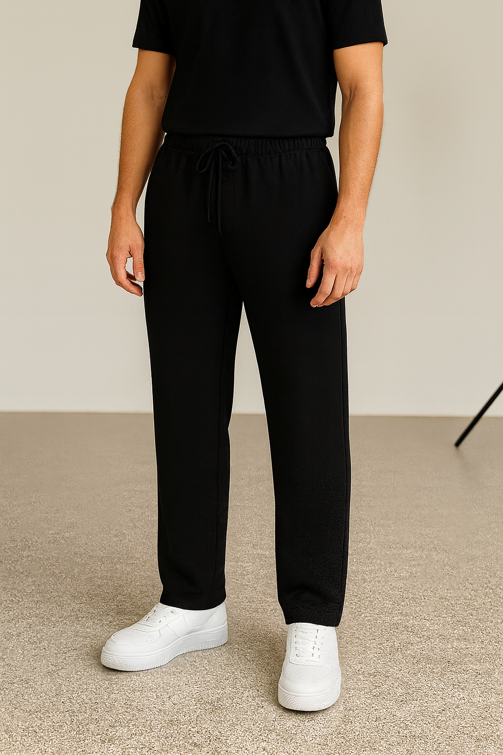 BLACK SWEATPANTS